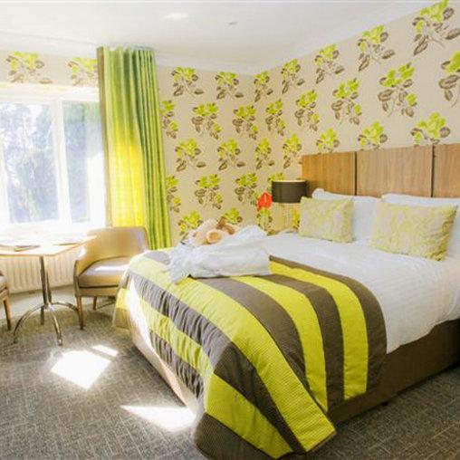 The Coed-Y-Mwstwr Hotel 브리젠드 객실 사진